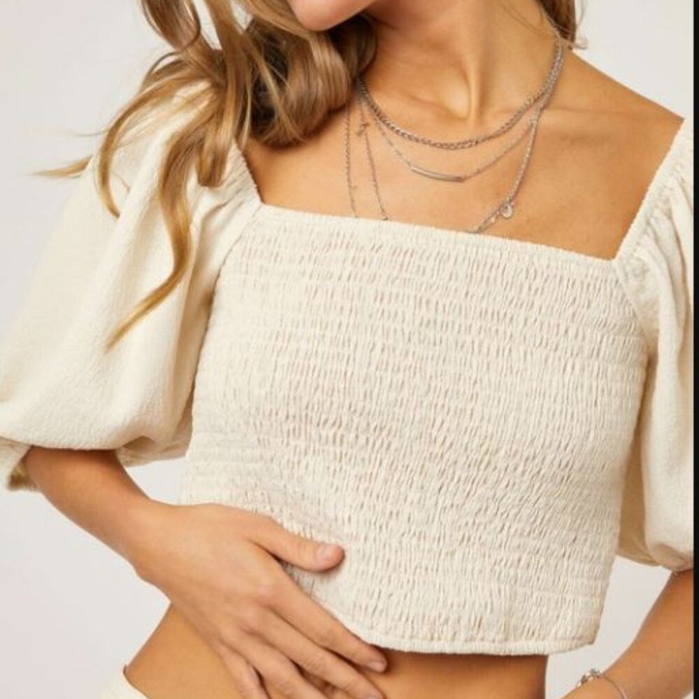 DAVI & DANI Cream Puff Sleeve Crop Top